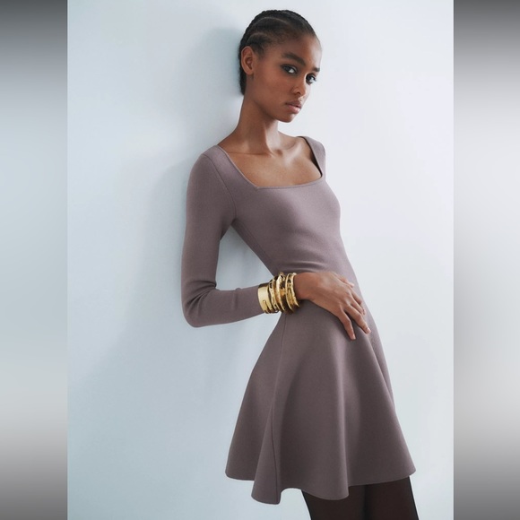 Aritzia Dresses & Skirts - Babaton Sculpt Knit Applause Dress